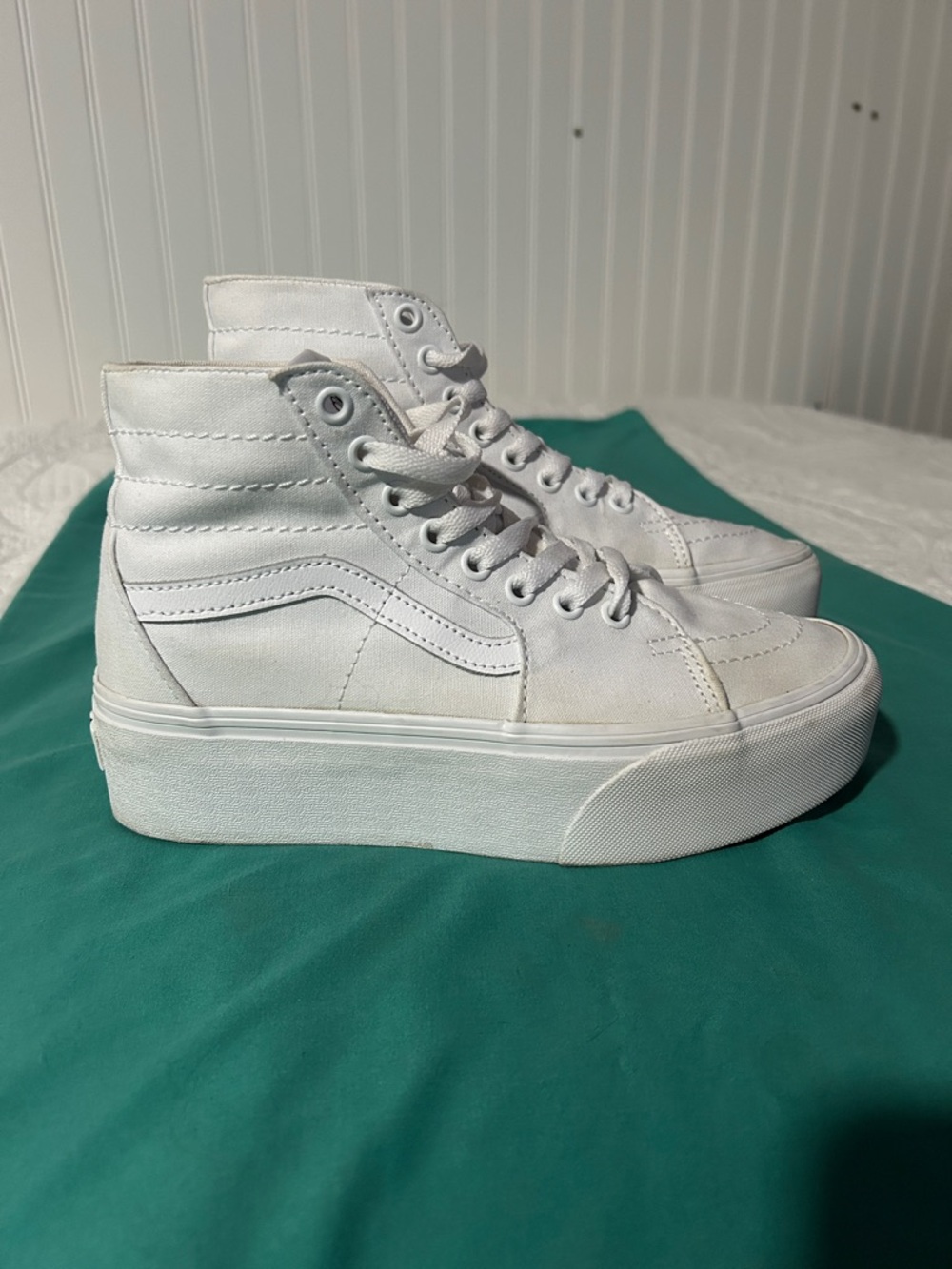 Vans White High-Top Platform Canvas Sneakers SZ: W8/M6.5